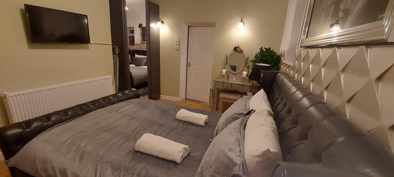Olive Tree - 2 Master Bedroom Apartment