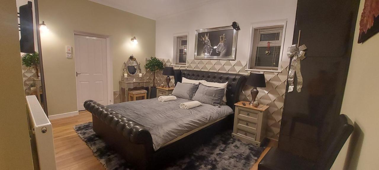 Olive Tree - 2 Master Bedroom Apartment